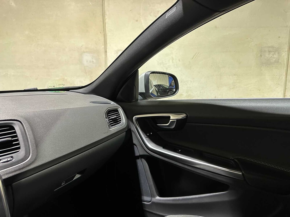 Volvo V60 1,6 T3 R-Design 150 PS 2015, 5-ZTK-58