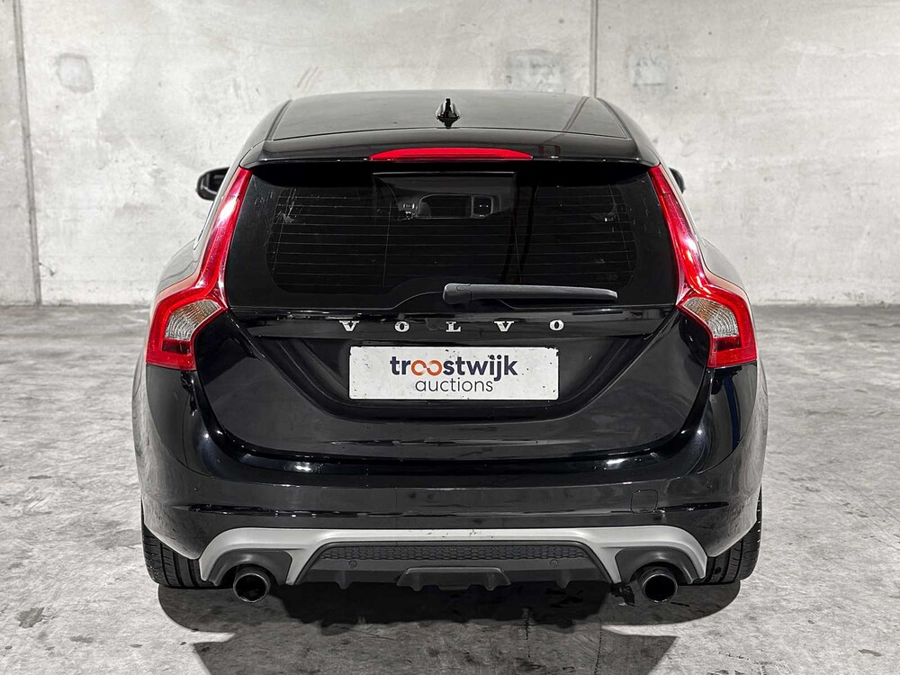 Volvo V60 1,6 T3 R-Design 150 PS 2015, 5-ZTK-58
