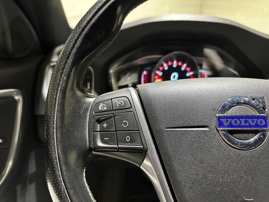 Volvo V60 1,6 T3 R-Design 150 PS 2015, 5-ZTK-58