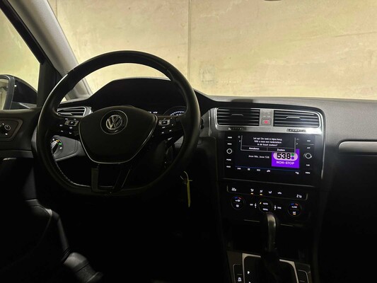 Volkswagen Golf 1.0 TSI Comfortline Business 116 PS 2019, ZL-832-K