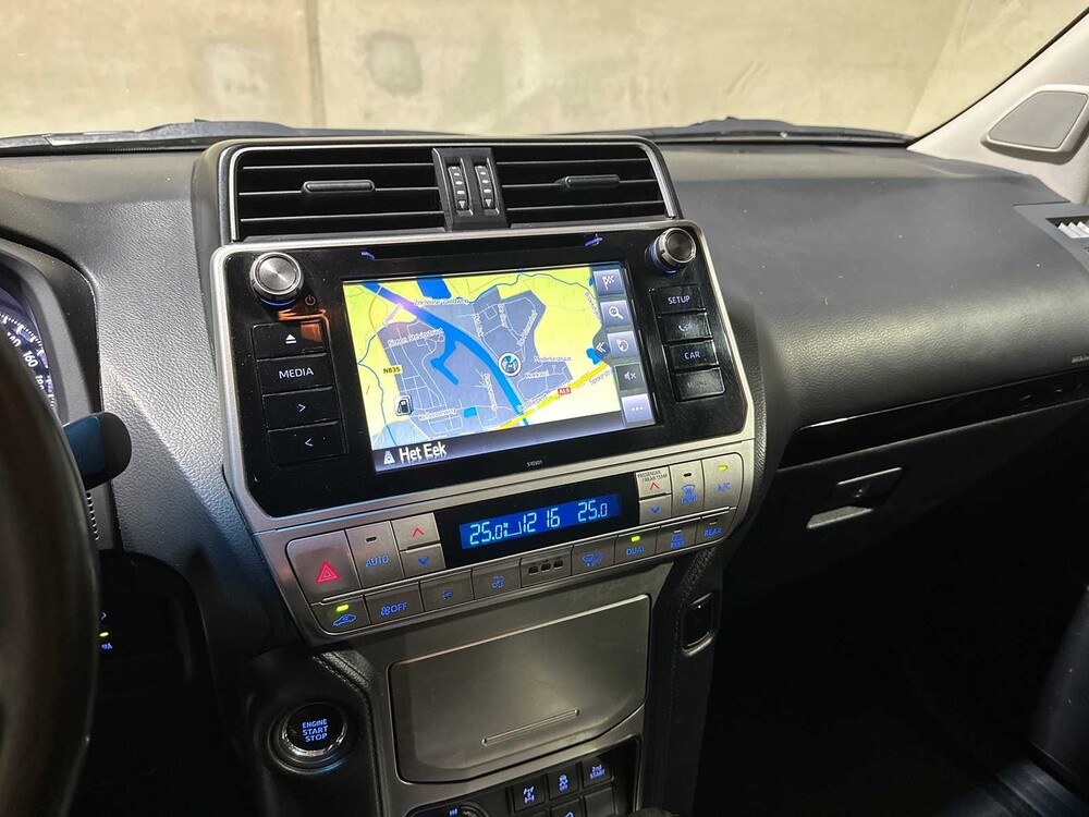 Toyota Land Cruiser 2.8 D-4D-F Challenger Blind Van 177pk 2020, VHH-33-H Bedrijfswagen