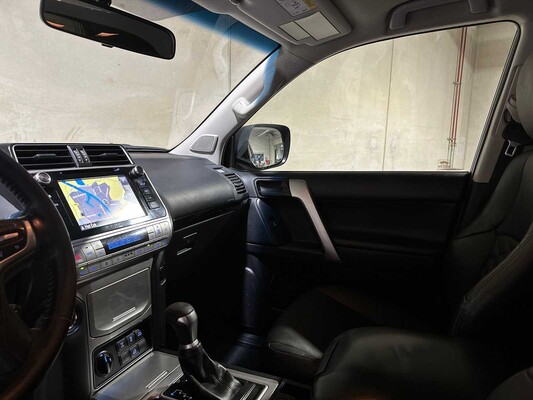 Toyota Land Cruiser 2.8 D-4D-F Challenger Blind Van 177pk 2020, VHH-33-H Bedrijfswagen