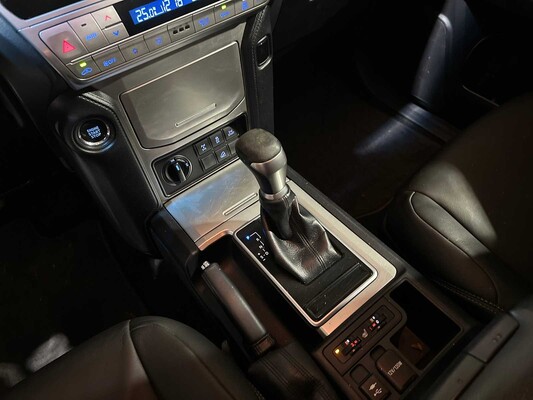 Toyota Land Cruiser 2.8 D-4D-F Challenger Blind Van 177pk 2020, VHH-33-H Bedrijfswagen