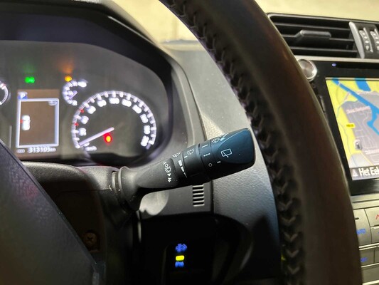 Toyota Land Cruiser 2.8 D-4D-F Challenger Blind Van 177pk 2020, VHH-33-H Bedrijfswagen