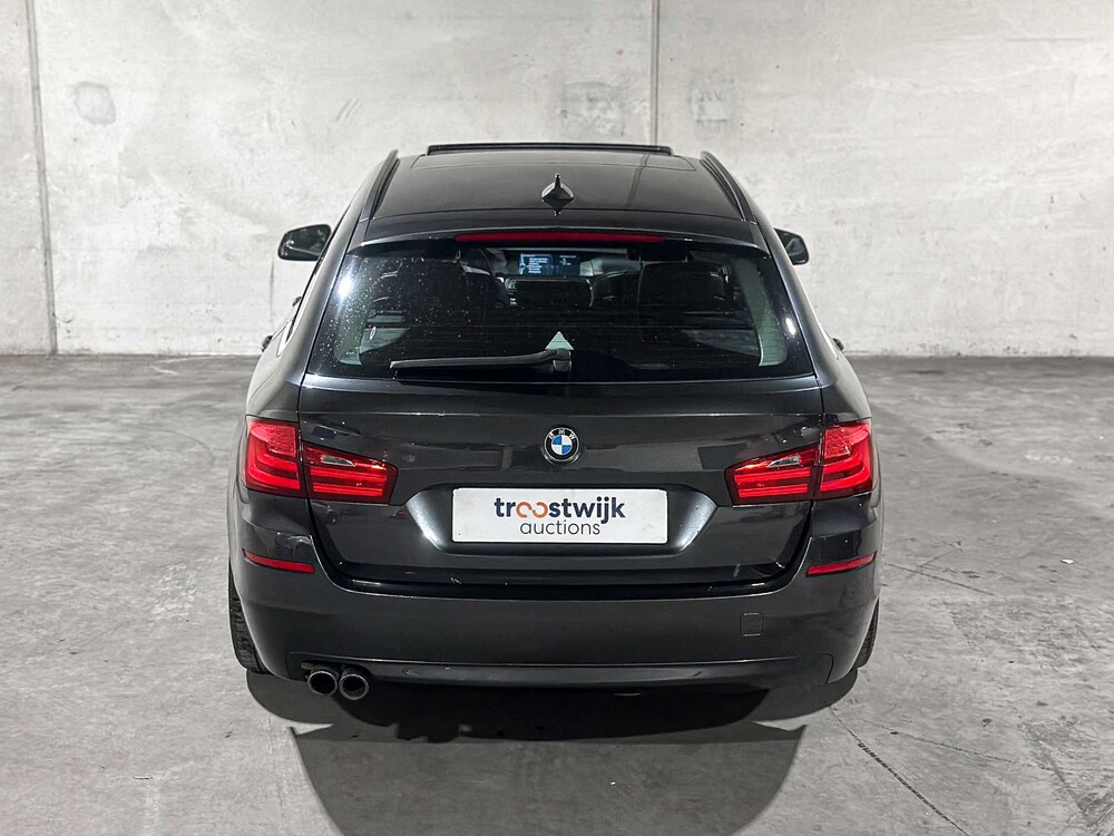 BMW 523i Touring High Executive 204 PS 2010 5er, 3-ZKF-44