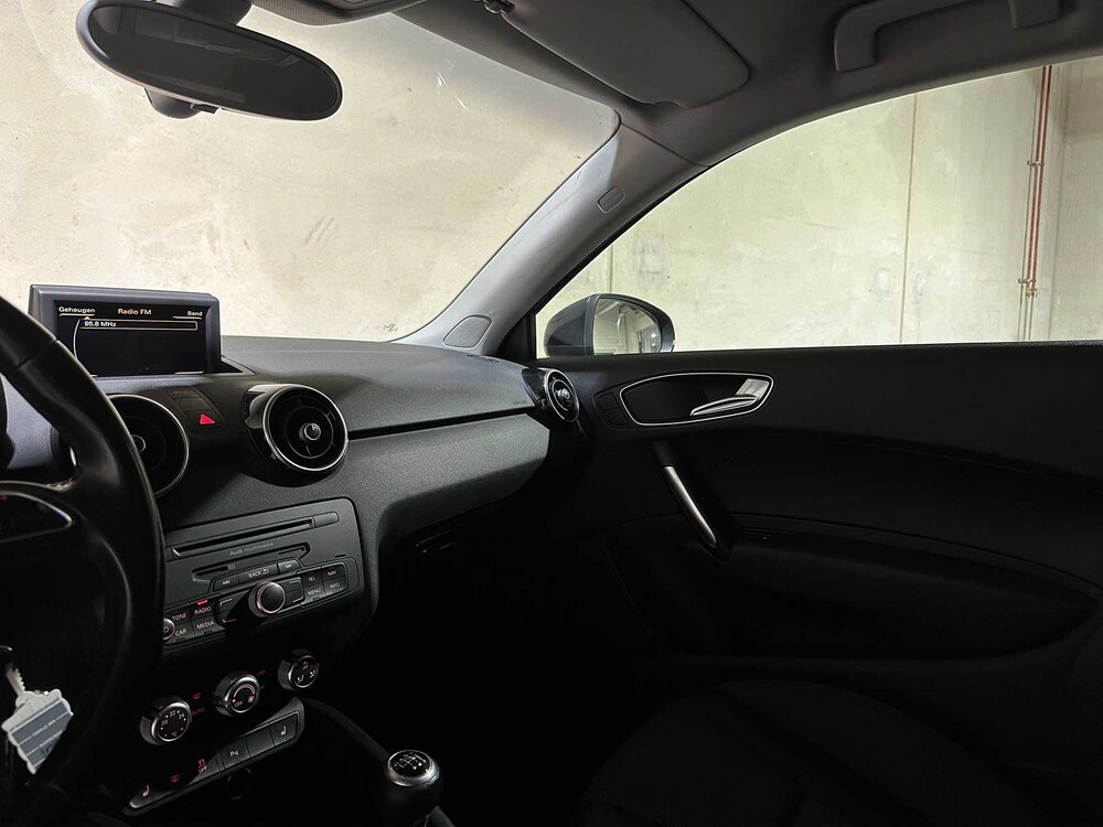 Audi A1 1.4 TFSI Ambition Pro Line Business S-Line 122pk 2010, K-088-RN