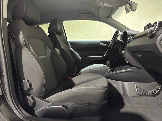 Audi A1 1.4 TFSI Ambition Pro Line Business S-Line 122pk 2010, K-088-RN