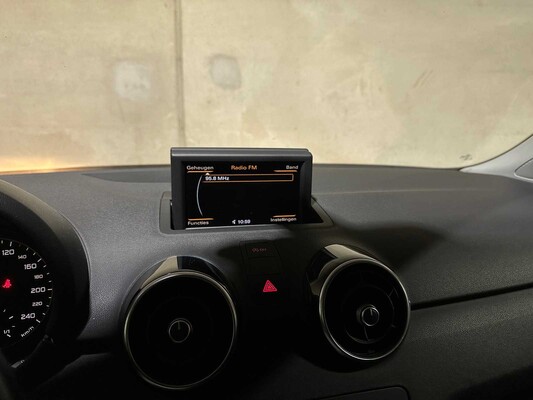 Audi A1 1.4 TFSI Ambition Pro Line Business S-Line 122pk 2010, K-088-RN