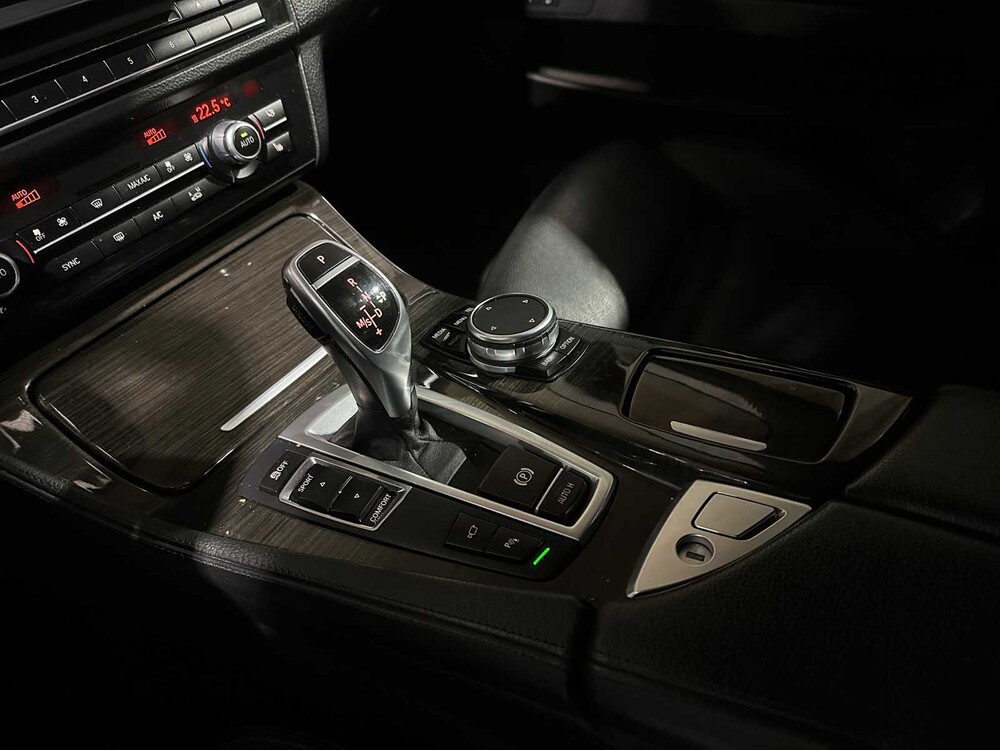 BMW 528i High Executive 245pk 2014 5-serie, 1-XZL-55