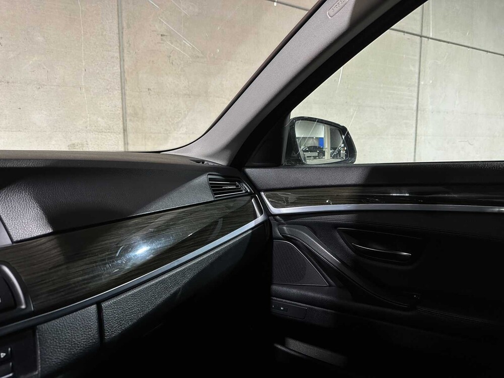 BMW 528i High Executive 245pk 2014 5-serie, 1-XZL-55