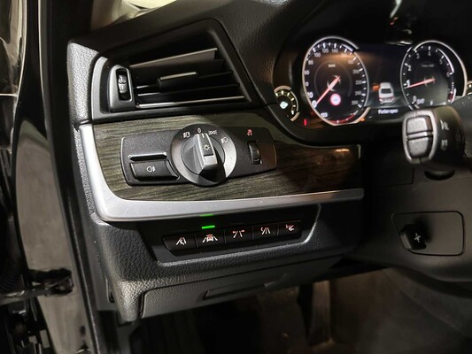 BMW 528i High Executive 245pk 2014 5-serie, 1-XZL-55