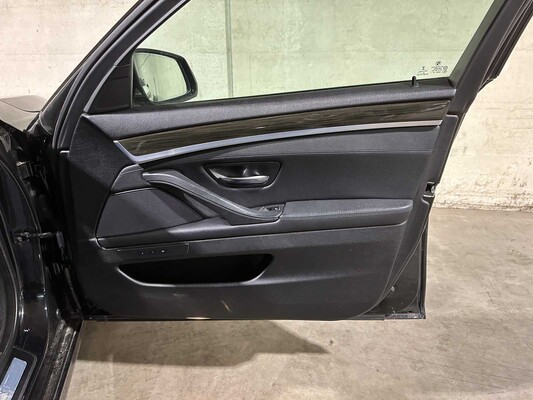 BMW 528i High Executive 245pk 2014 5-serie, 1-XZL-55