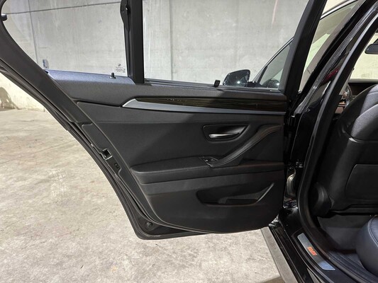 BMW 528i High Executive 245pk 2014 5-serie, 1-XZL-55