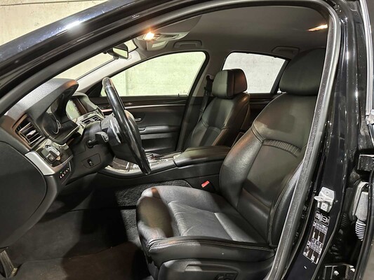 BMW 528i High Executive 245pk 2014 5-serie, 1-XZL-55