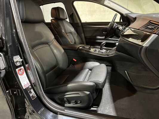BMW 528i High Executive 245pk 2014 5-serie, 1-XZL-55