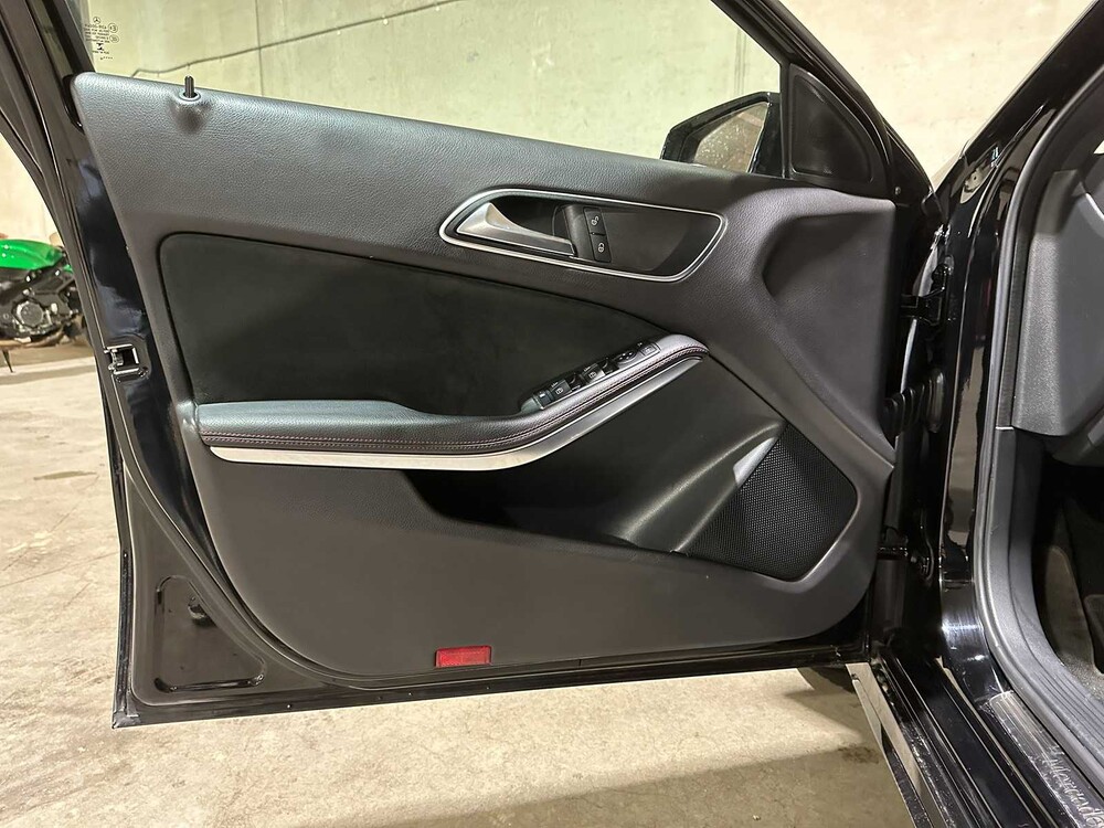 Mercedes-Benz A180 Prestige A-klasse 123PK 2015, G-325-PP