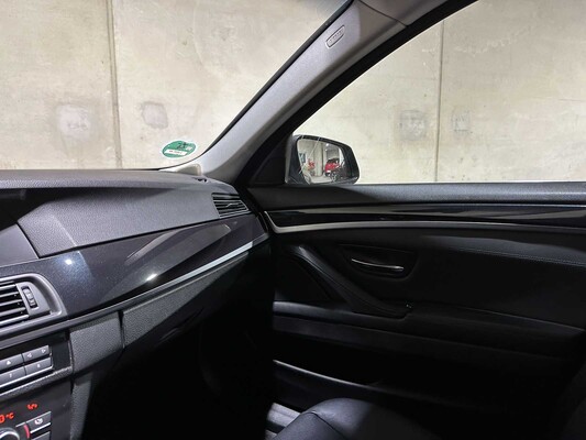 BMW 523i Touring High Executive 204pk 2010 5-serie, 3-ZKF-44