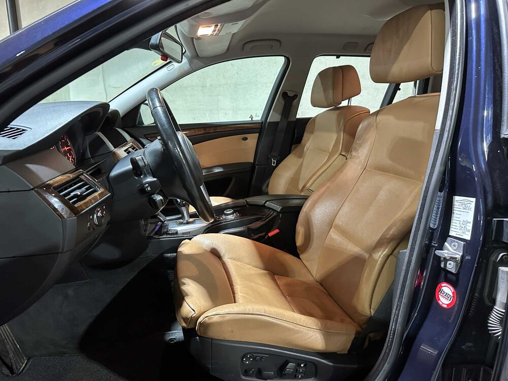 BMW 520i Touring Corporate Lease Business Line Edition I 163pk 2010 5-serie , 68-KNS-5