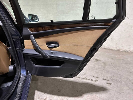 BMW 520i Touring Corporate Lease Business Line Edition I 163pk 2010 5-serie , 68-KNS-5