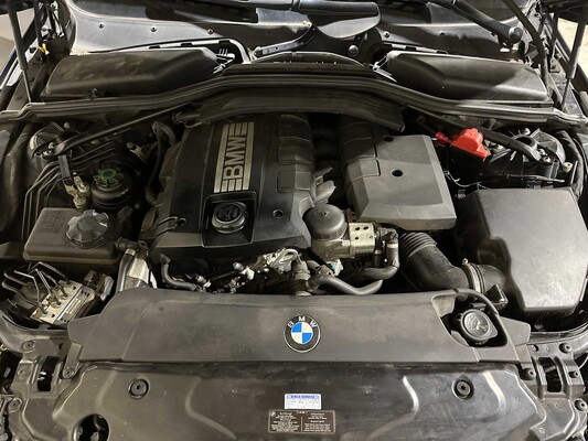 BMW 520i Touring Corporate Lease Business Line Edition I 163pk 2010 5-serie , 68-KNS-5