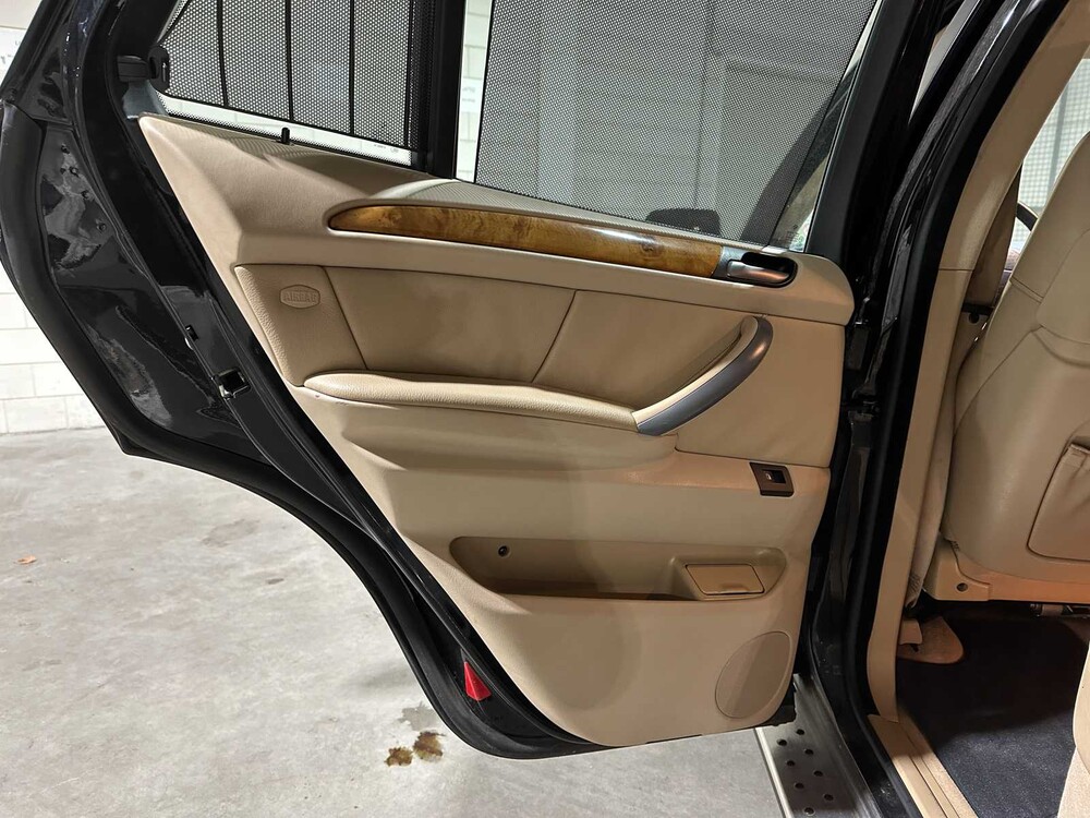 BMW X5 3.0i High Executive 231PK 2004, 71-RS-KR