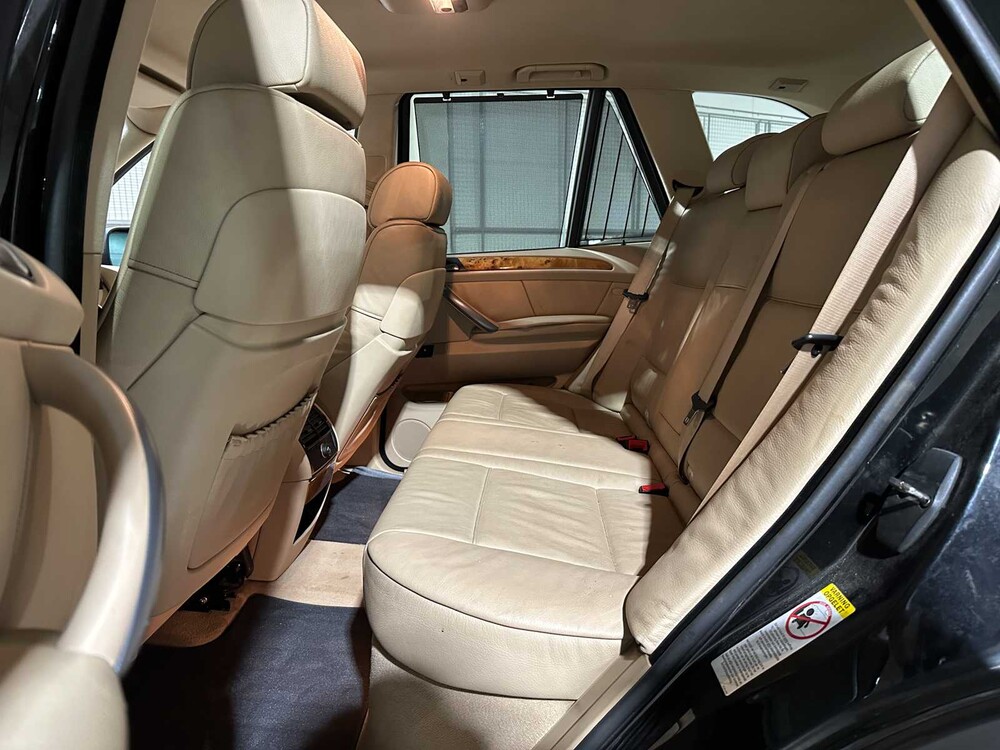 BMW X5 3.0i High Executive 231PK 2004, 71-RS-KR