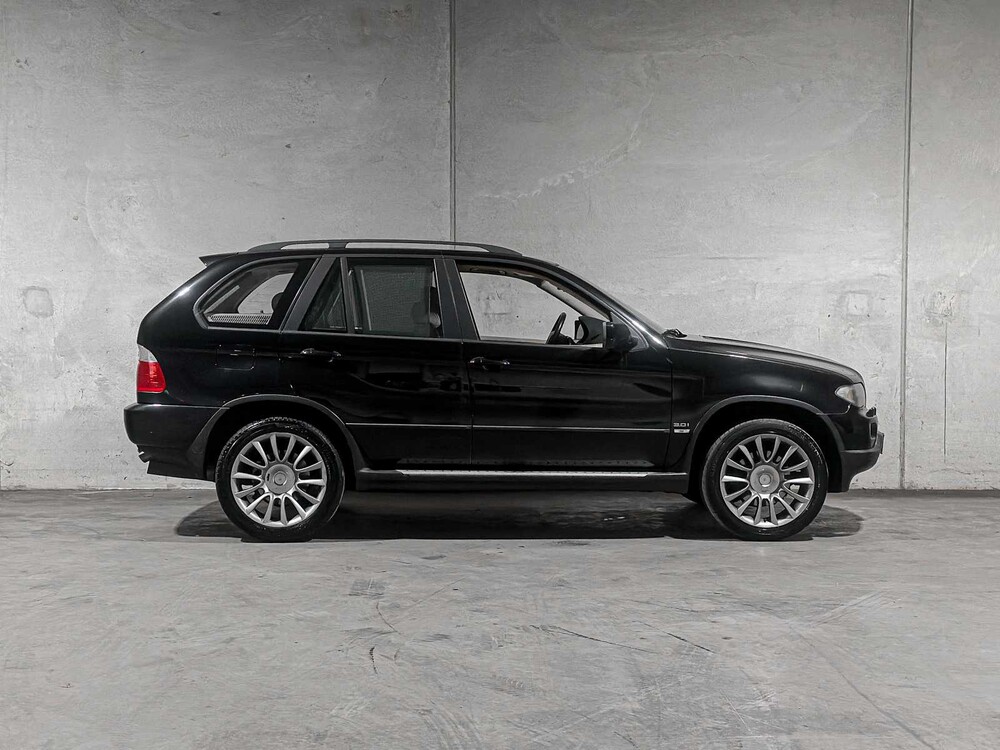 BMW X5 3.0i High Executive 231PK 2004, 71-RS-KR