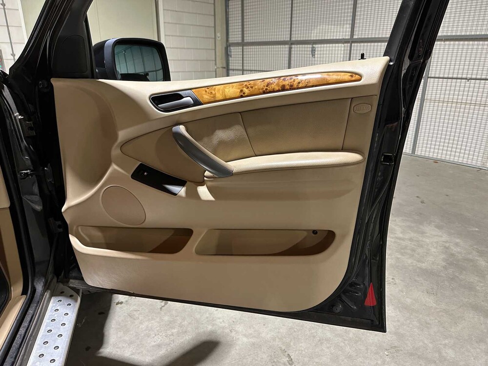 BMW X5 3.0i High Executive 231PK 2004, 71-RS-KR