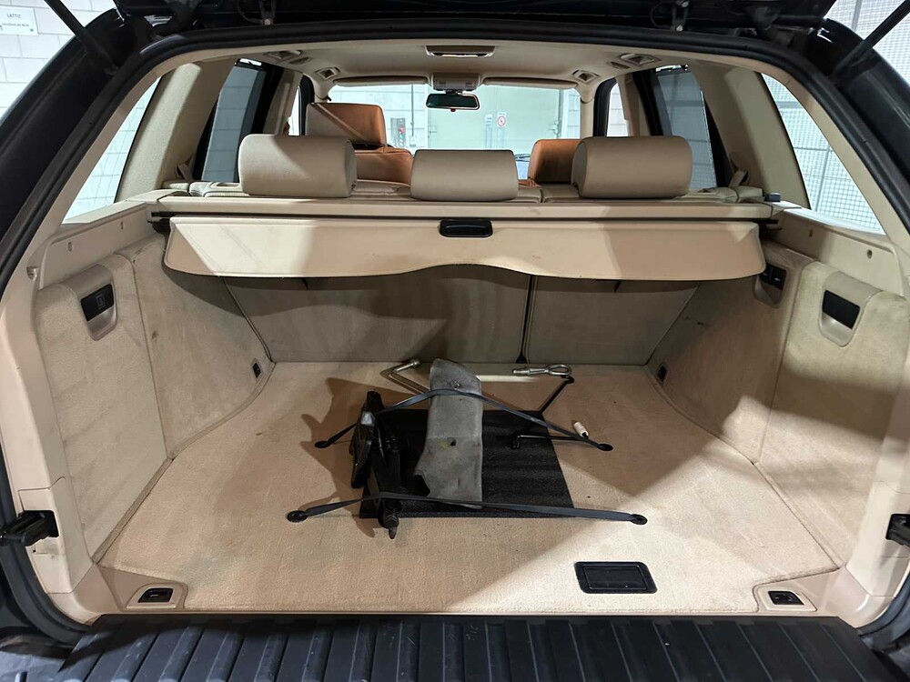 BMW X5 3.0i High Executive 231PK 2004, 71-RS-KR