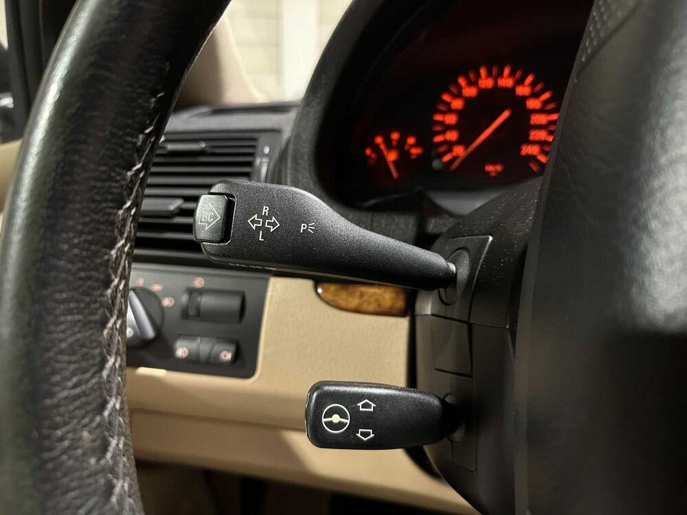 BMW X5 3.0i High Executive 231PK 2004, 71-RS-KR