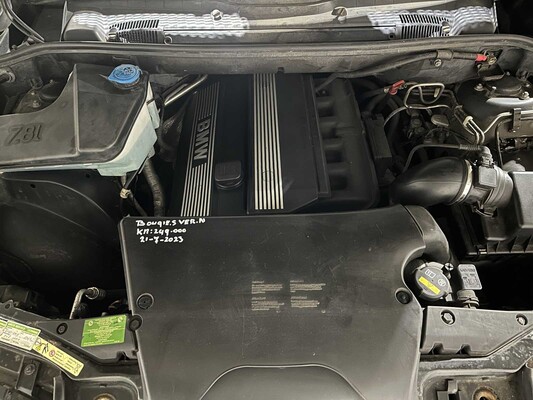 BMW X5 3.0i High Executive 231PK 2004, 71-RS-KR