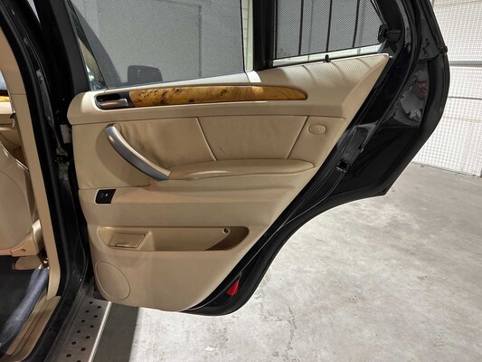 BMW X5 3.0i High Executive 231PK 2004, 71-RS-KR