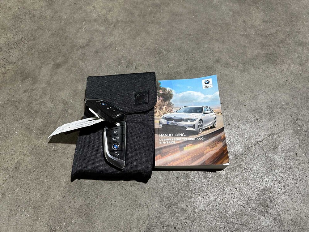 BMW 330e Touring G21 292pk 2021 (Origineel-NL + 1e Eigenaar), K-451-VL