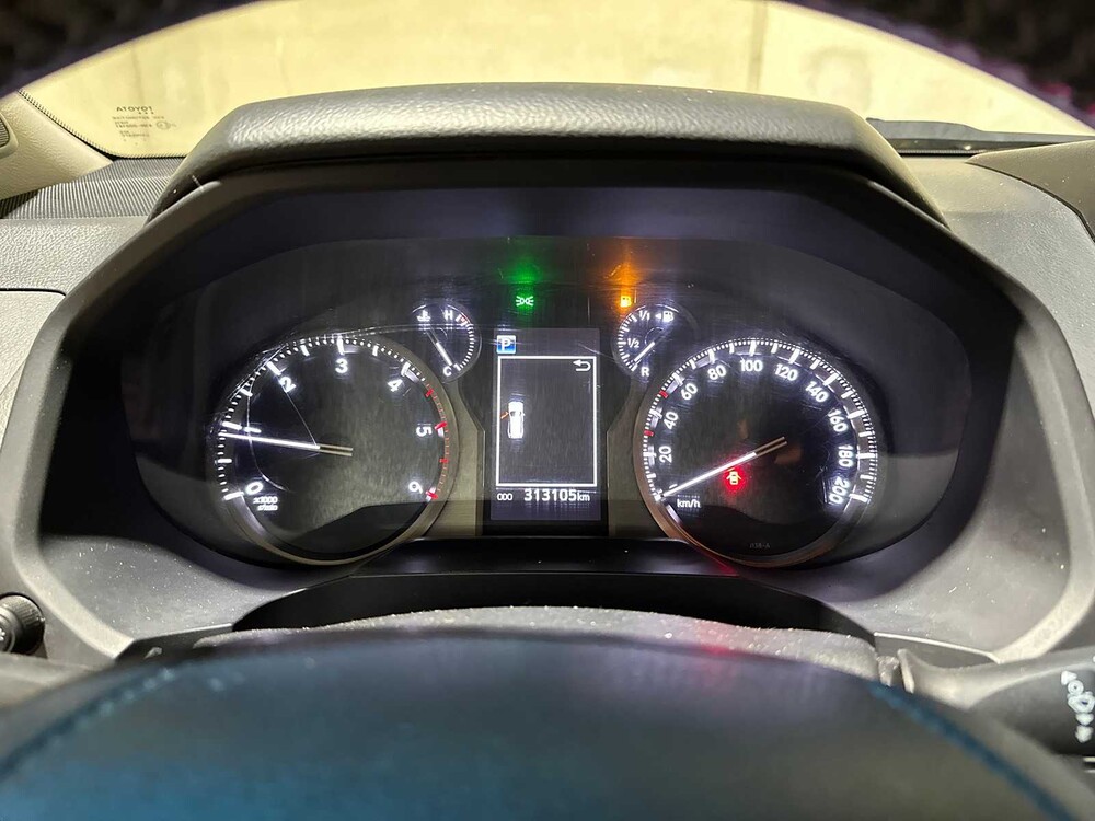 Toyota Land Cruiser 2.8 D-4D-F Challenger Blind Van 177pk 2020, VHH-33-H Bedrijfswagen