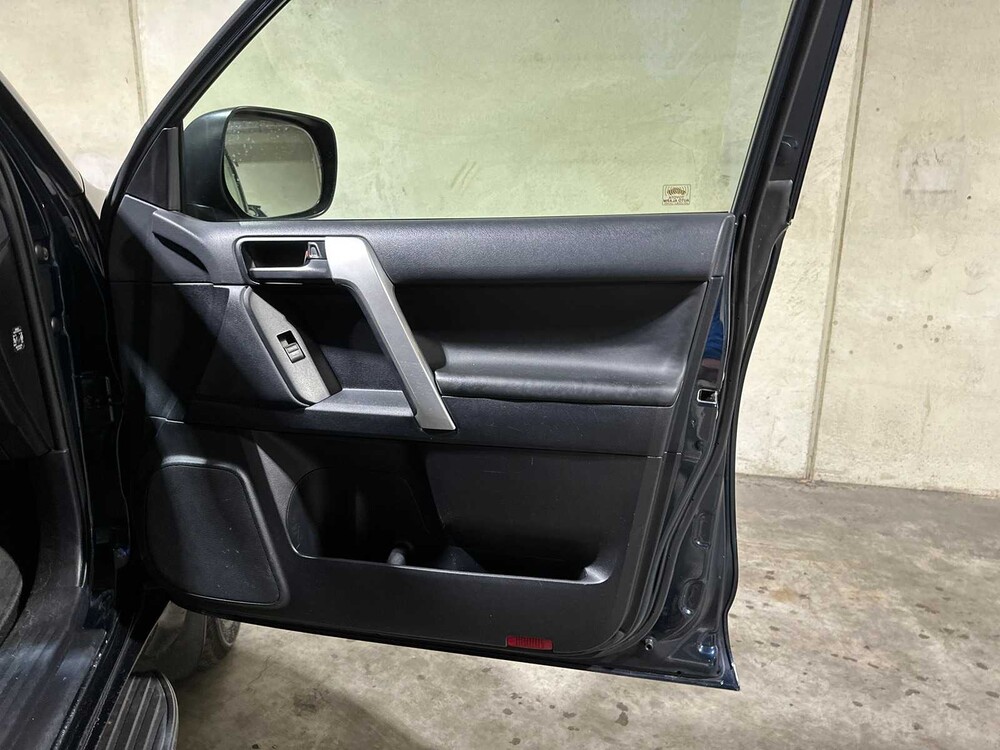 Toyota Land Cruiser 2.8 D-4D-F Challenger Blind Van 177 PS 2020, VHH-33-H Nutzfahrzeug