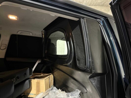 Toyota Land Cruiser 2.8 D-4D-F Challenger Blind Van 177pk 2020, VHH-33-H Bedrijfswagen