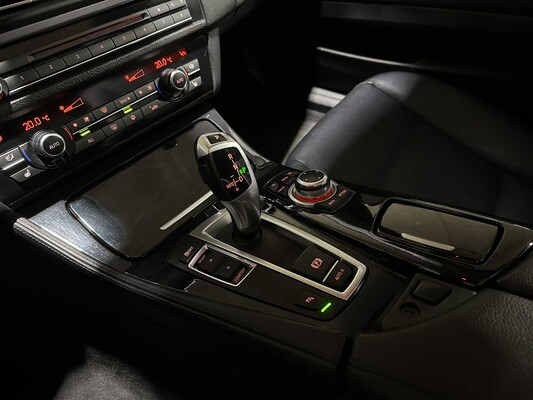 BMW 523i Touring High Executive 204pk 2010 5-serie, 3-ZKF-44