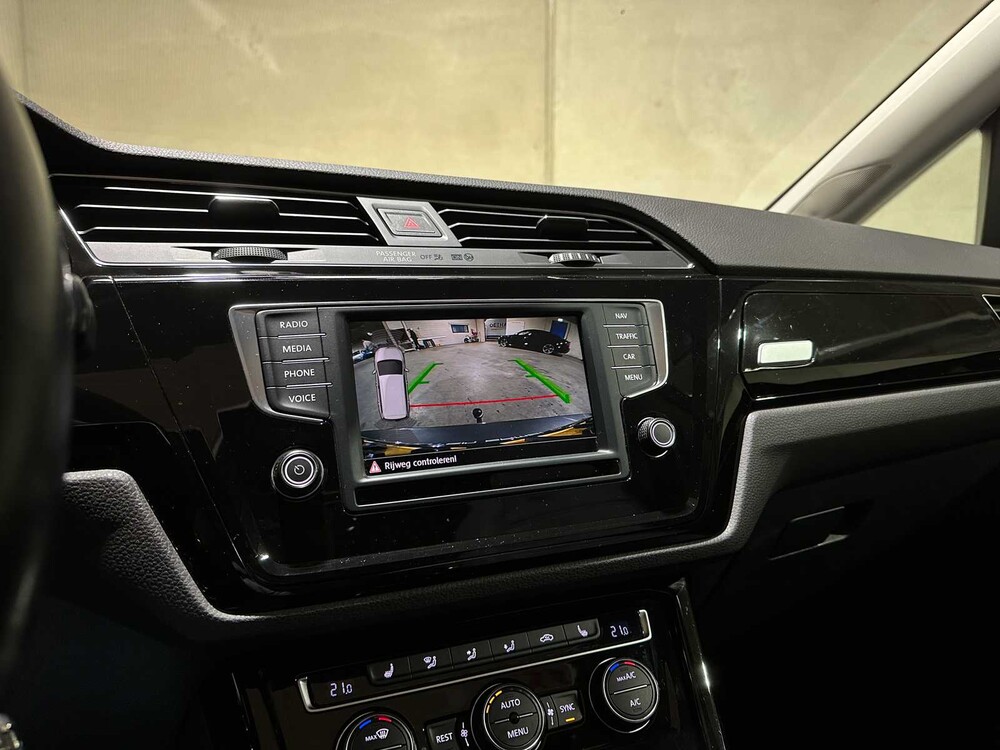 Volkswagen Touran 1.4 TSI Highline 7p 150pk 2016, JJ-339-N