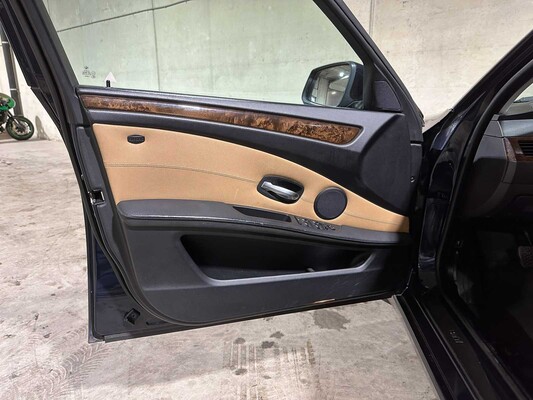 BMW 520i Touring Corporate Lease Business Line Edition I 163pk 2010 5-serie , 68-KNS-5