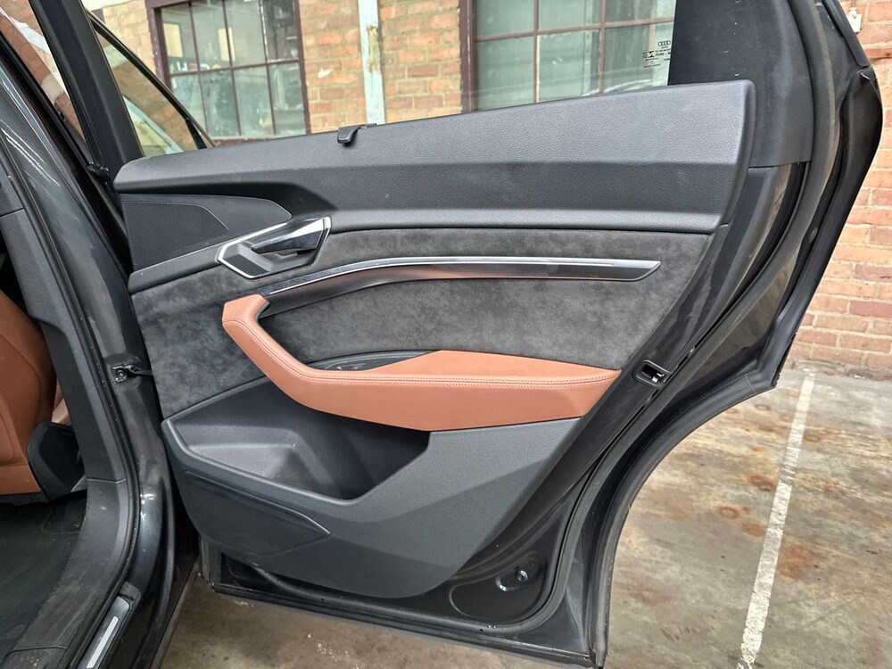 Audi e-tron 55 Quattro Advanced 95 kWh 360PS 2019, G-526-GR