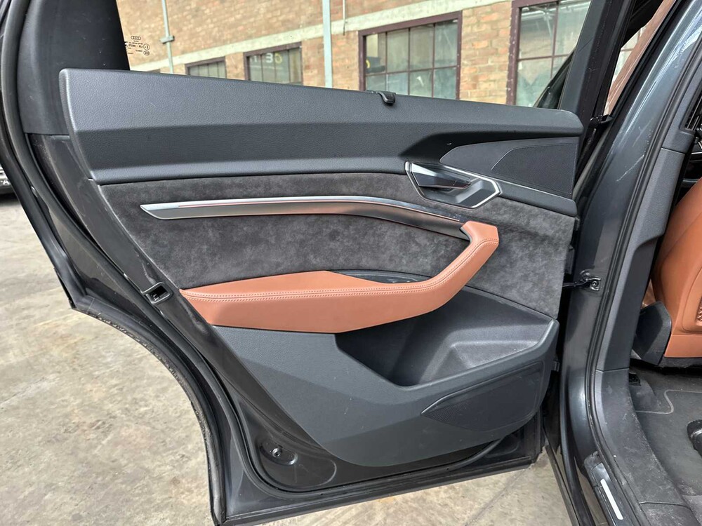 Audi e-tron 55 Quattro Advanced 95 kWh 360PS 2019, G-526-GR