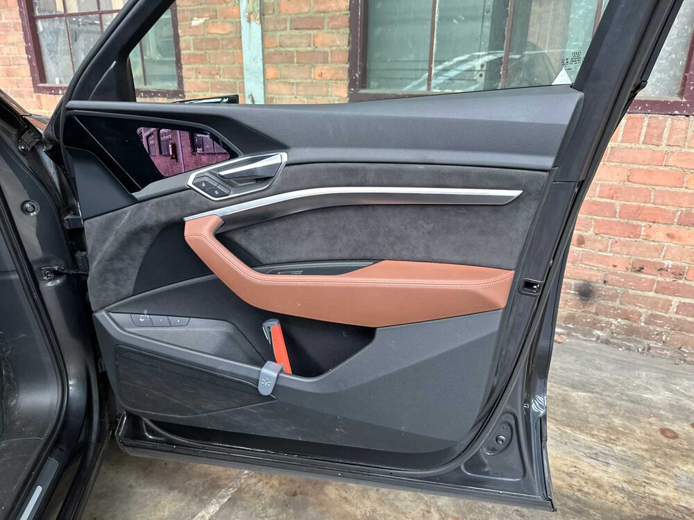 Audi e-tron 55 Quattro Advanced 95 kWh 360PS 2019, G-526-GR