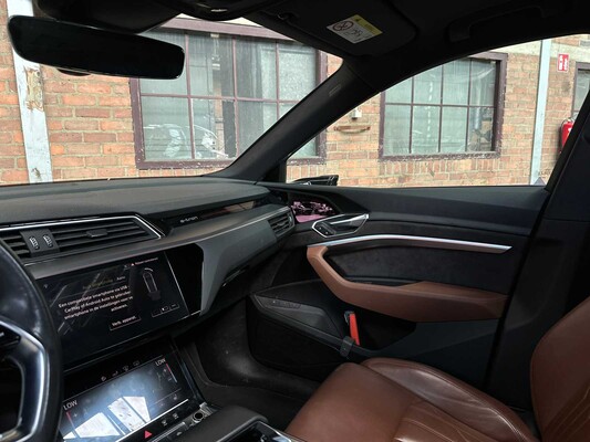 Audi e-tron 55 Quattro Advanced 95 kWh 360pk 2019, G-526-GR