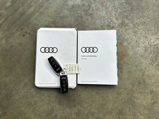 Audi e-tron 55 Quattro Advanced 95 kWh 360pk 2019, G-526-GR