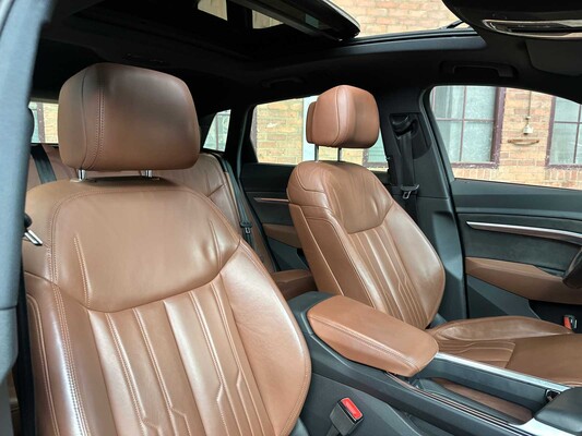 Audi e-tron 55 Quattro Advanced 95 kWh 360pk 2019, G-526-GR