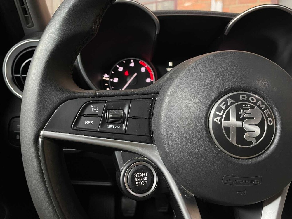 Alfa Romeo Giulia 2.2 Super 150PS 2018 (Original-NL), RN-969-G