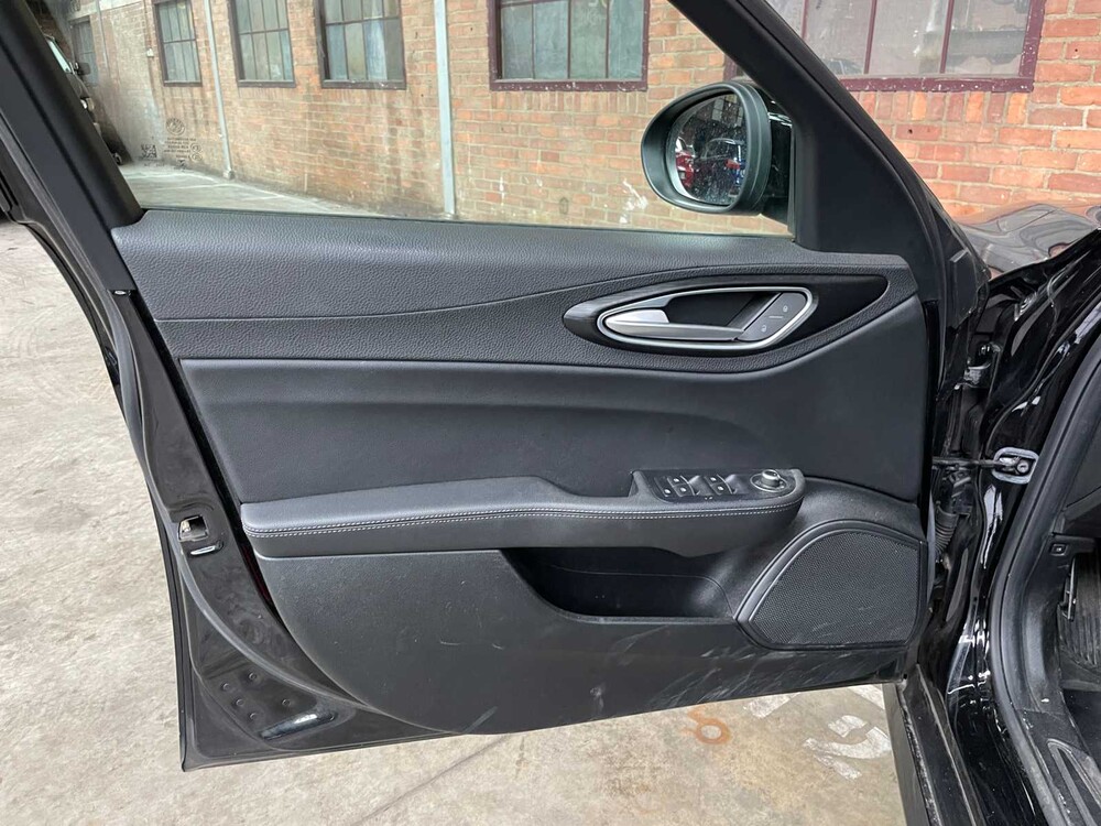 Alfa Romeo Giulia 2.2 Super 150PS 2018 (Original-NL), RN-969-G