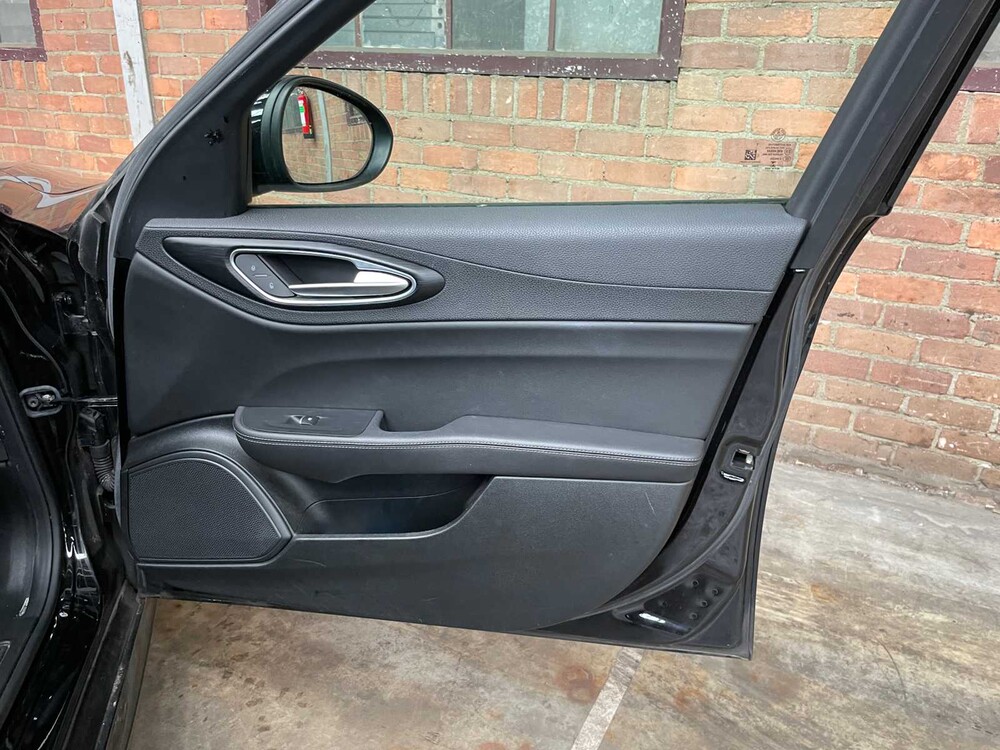 Alfa Romeo Giulia 2.2 Super 150PS 2018 (Original-NL), RN-969-G