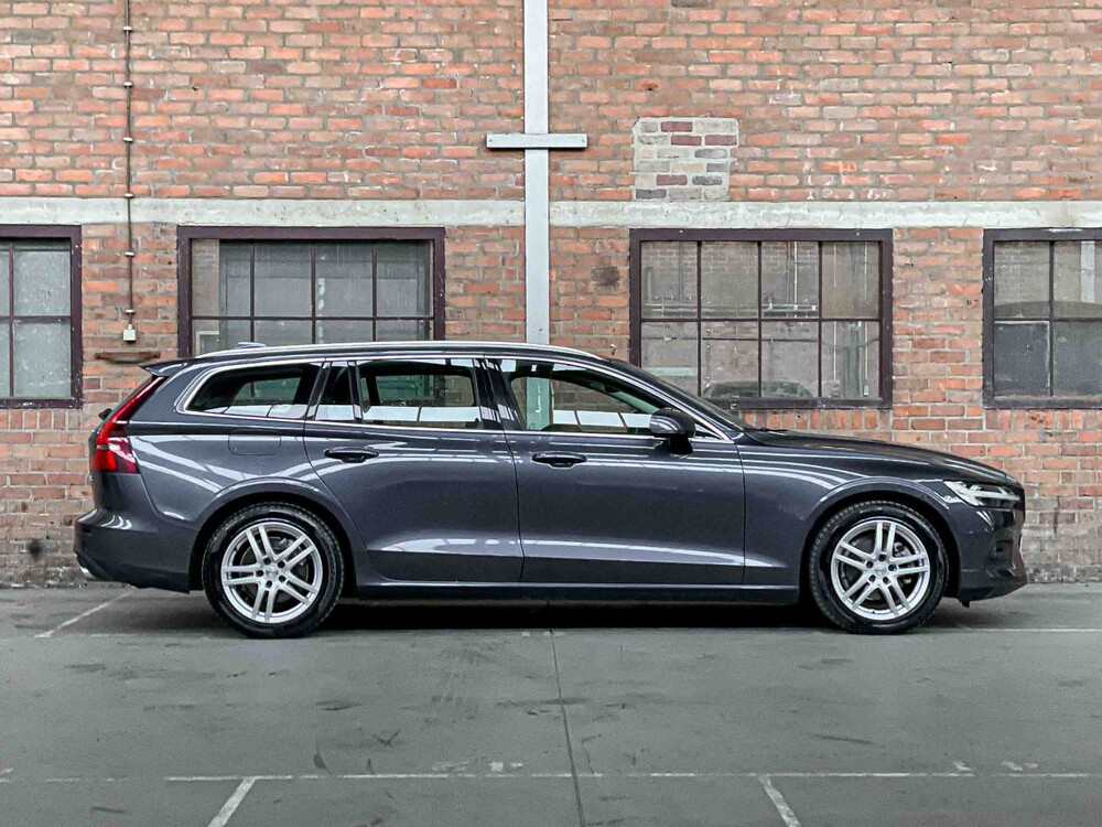 Volvo V60 2.0 B4 R-Design 197PS 2021, T-835-RK