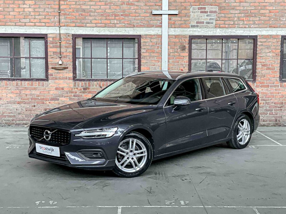 Volvo V60 2.0 B4 R-Design 197PS 2021, T-835-RK